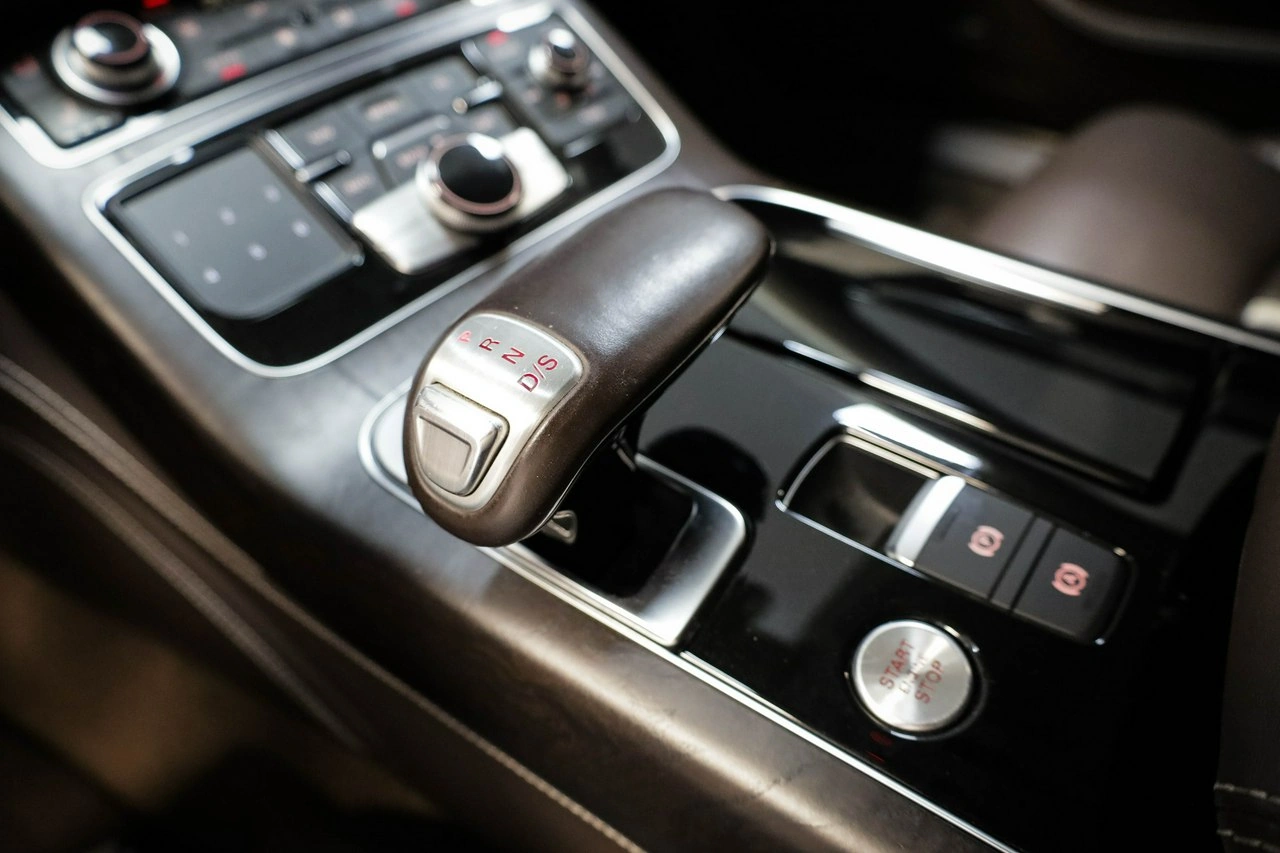 Audi A8 - Zdjęcie 27