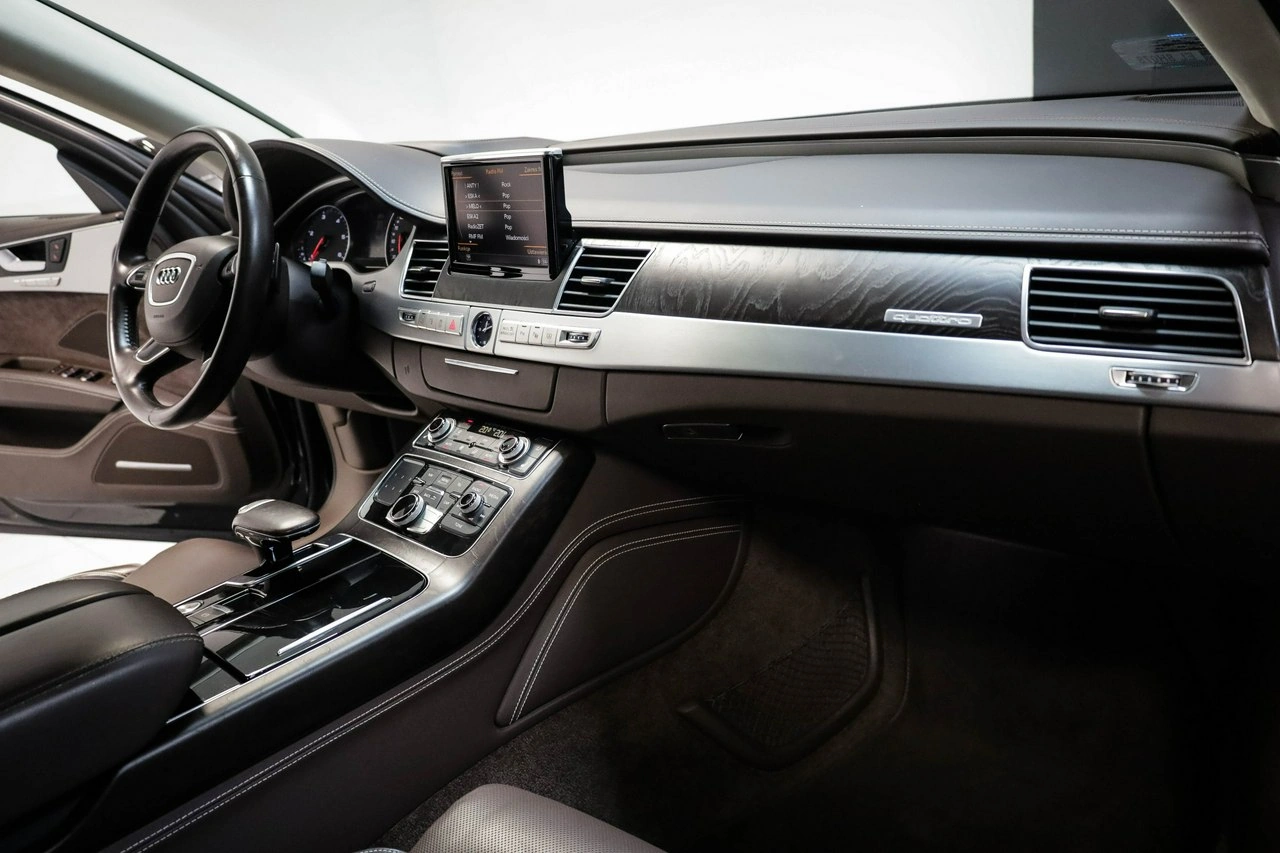 Audi A8 - Zdjęcie 28