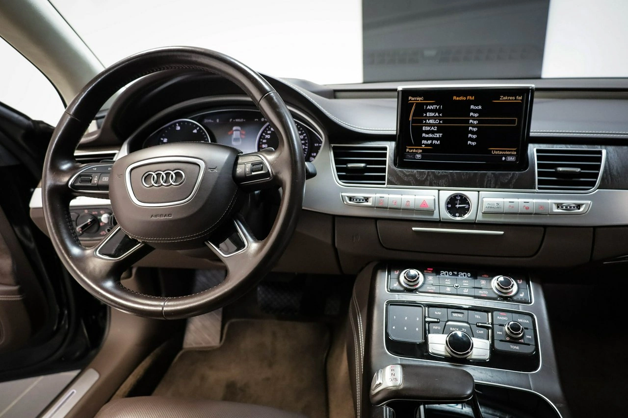 Audi A8 - Zdjęcie 30