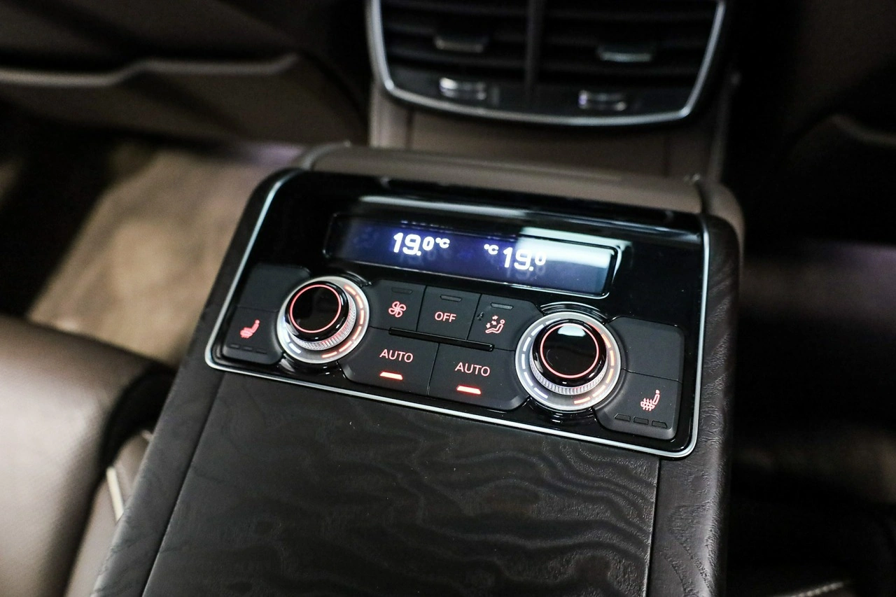 Audi A8 - Zdjęcie 31