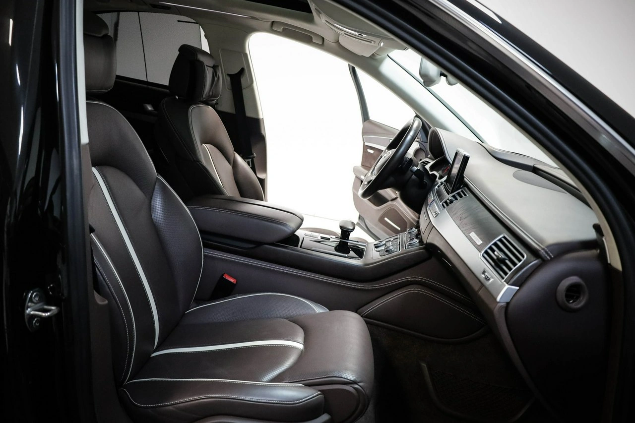 Audi A8 - Zdjęcie 30