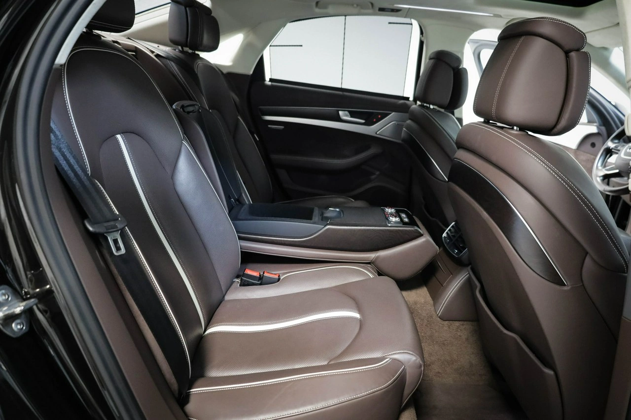 Audi A8 - Zdjęcie 32