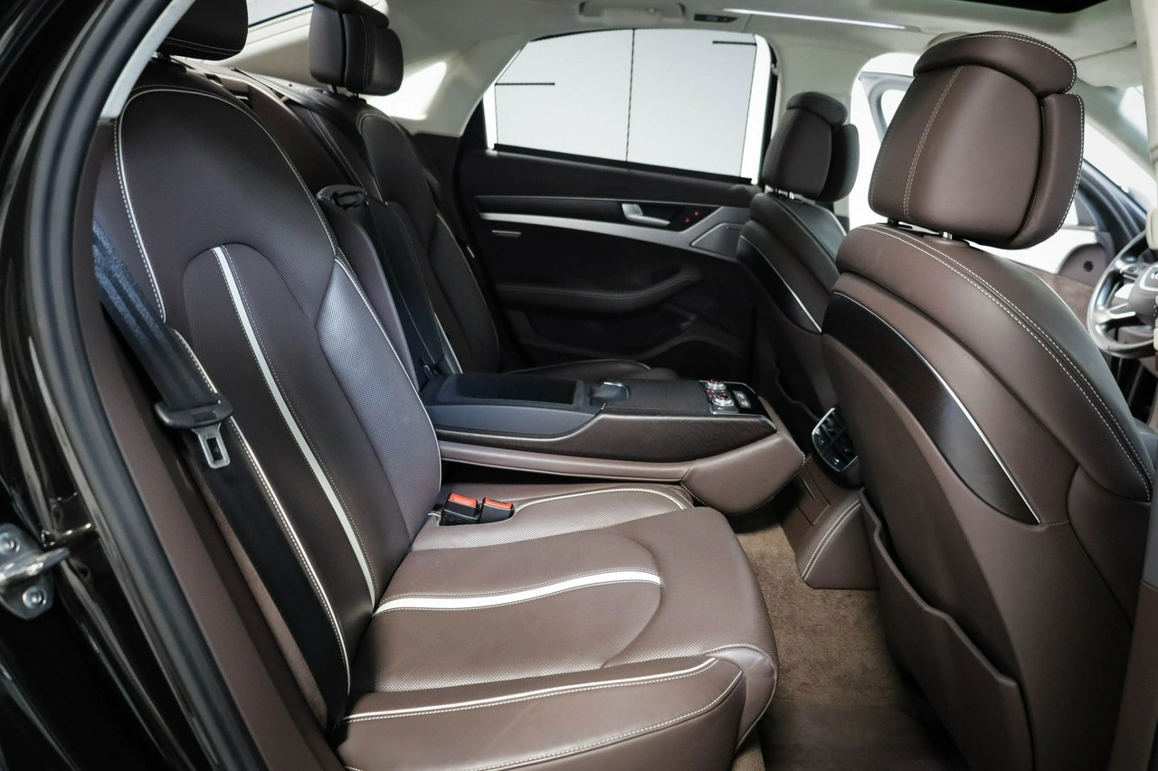 Audi A8 - Zdjęcie 31