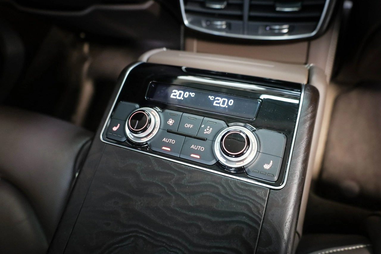 Audi A8 - Zdjęcie 32