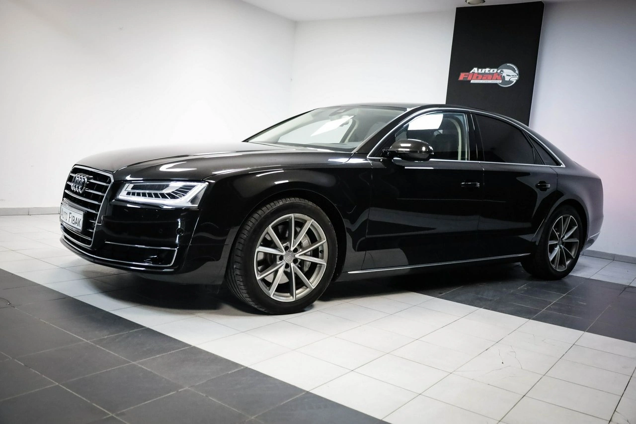 Audi A8 - Zdjęcie 4