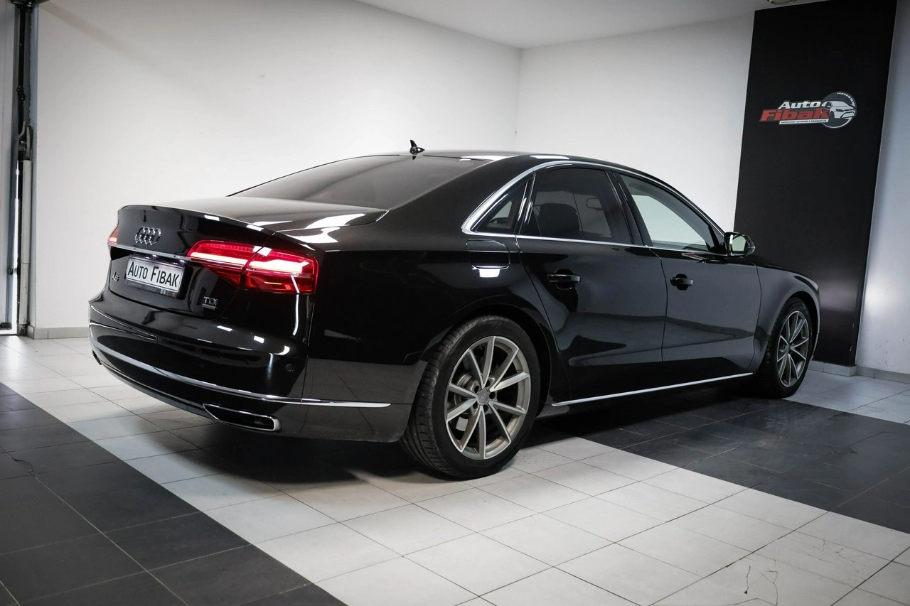 Audi A8 - Zdjęcie 7