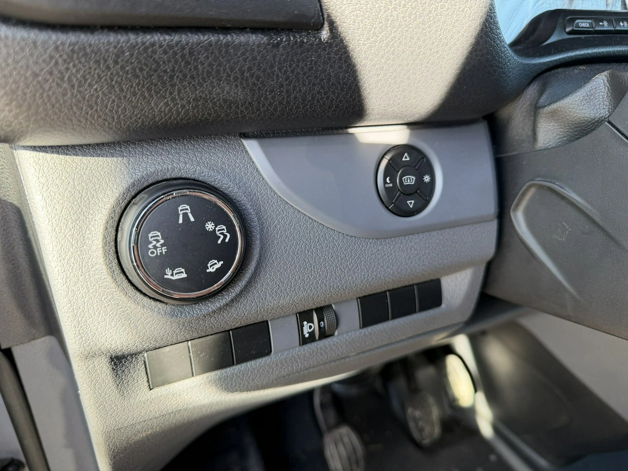 Peugeot Expert - Zdjęcie 12