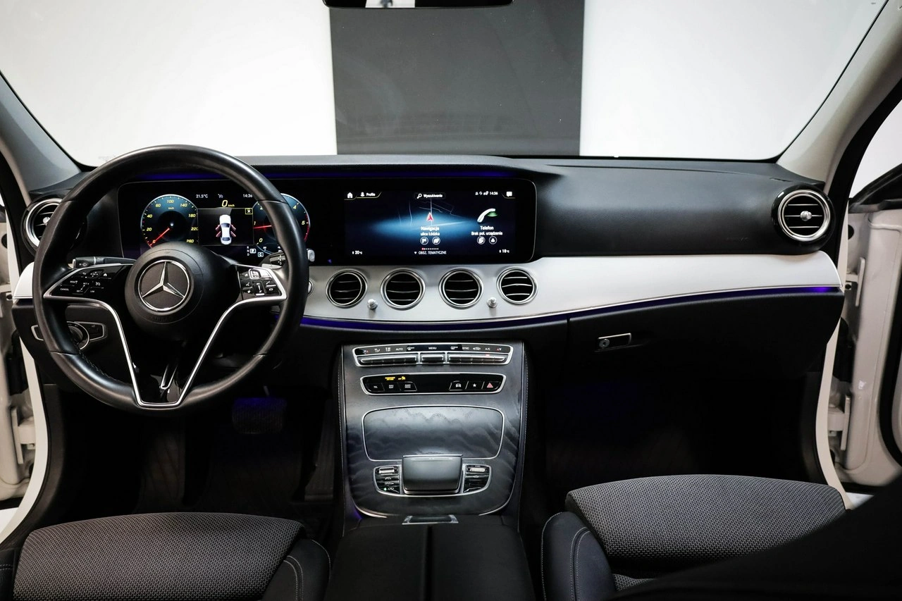 Mercedes E 220 - Zdjęcie 13