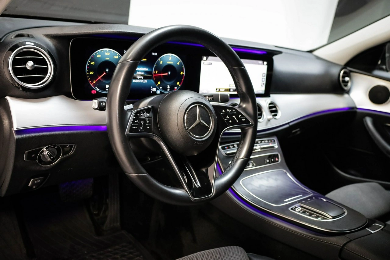 Mercedes E 220 - Zdjęcie 14