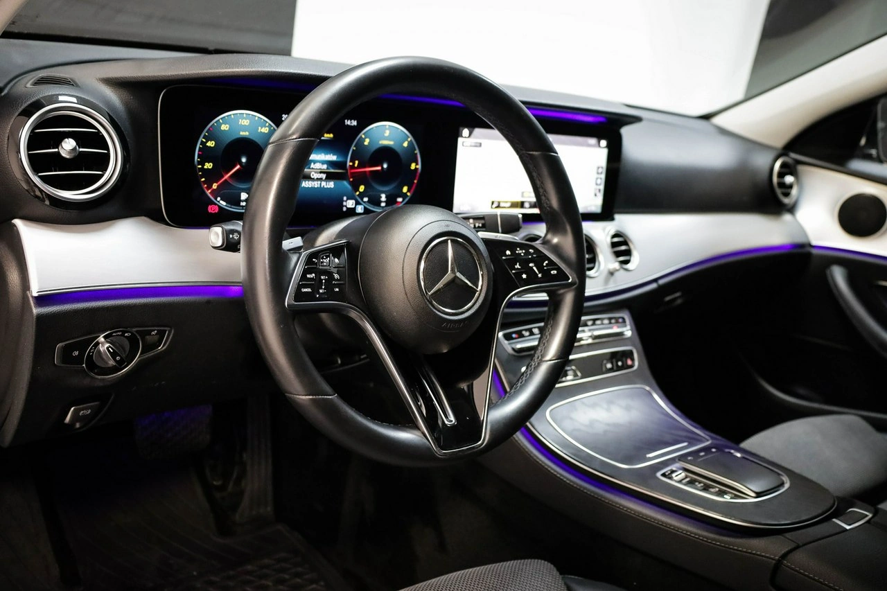 Mercedes E 220 - Zdjęcie 14