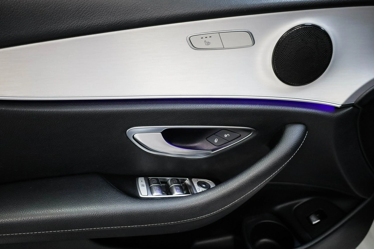 Mercedes E 220 - Zdjęcie 16