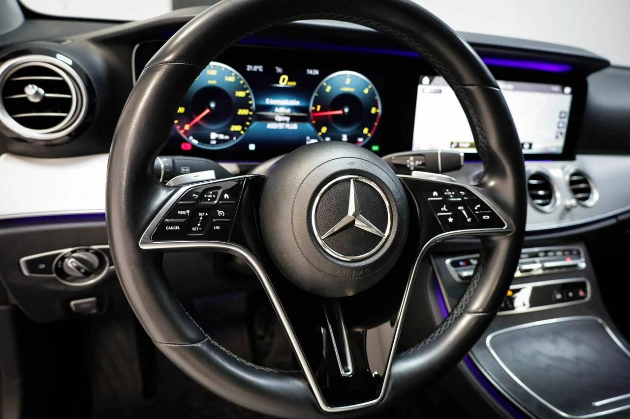 Mercedes E 220 - Zdjęcie 17