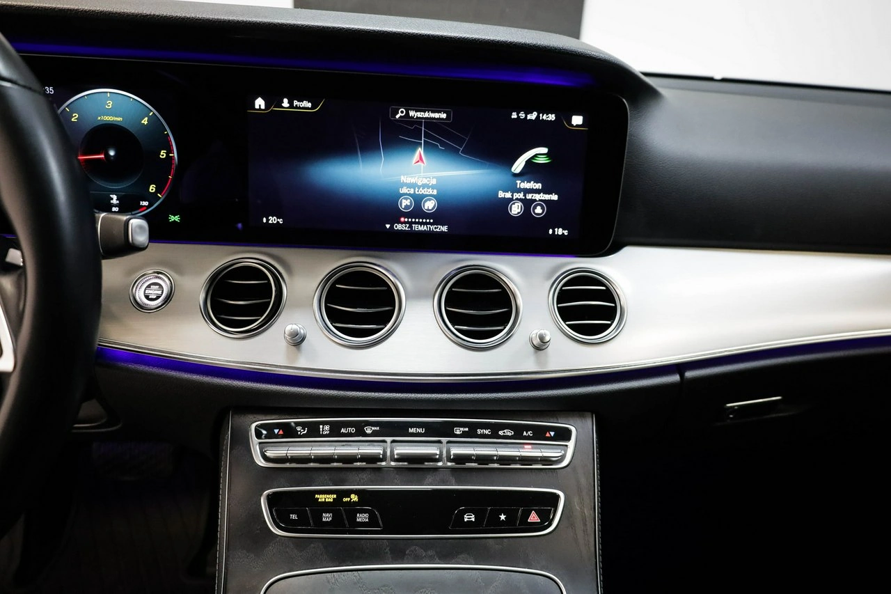 Mercedes E 220 - Zdjęcie 19