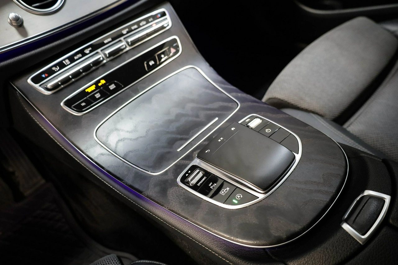 Mercedes E 220 - Zdjęcie 20