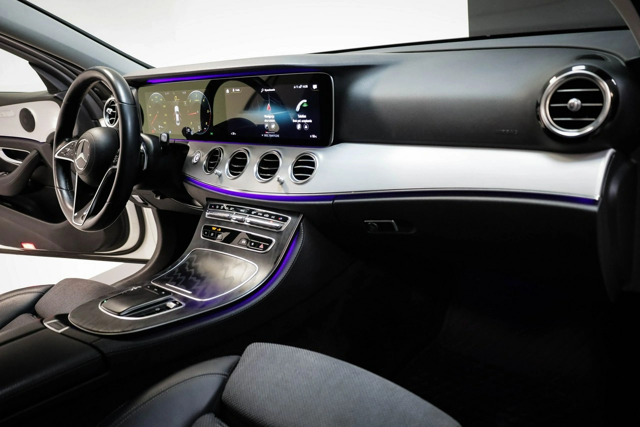 Mercedes E 220 - Zdjęcie 21