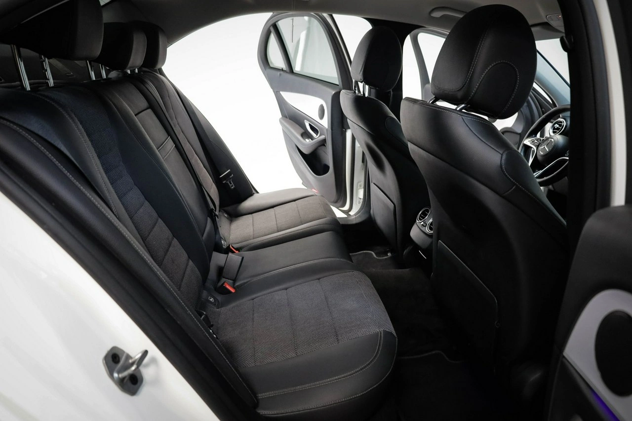 Mercedes E 220 - Zdjęcie 25