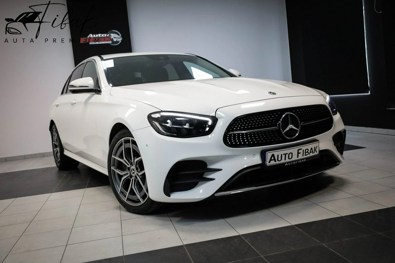 Mercedes E 220 - Główne zdjęcie