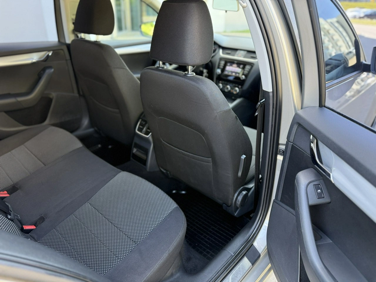 Skoda Octavia - Zdjęcie 9
