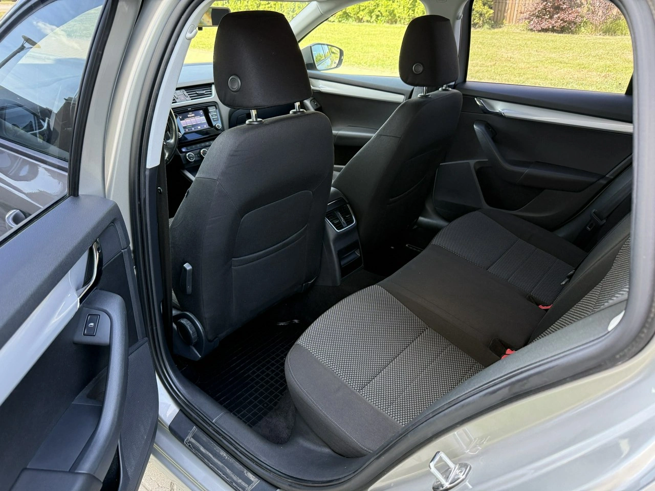 Skoda Octavia - Zdjęcie 10
