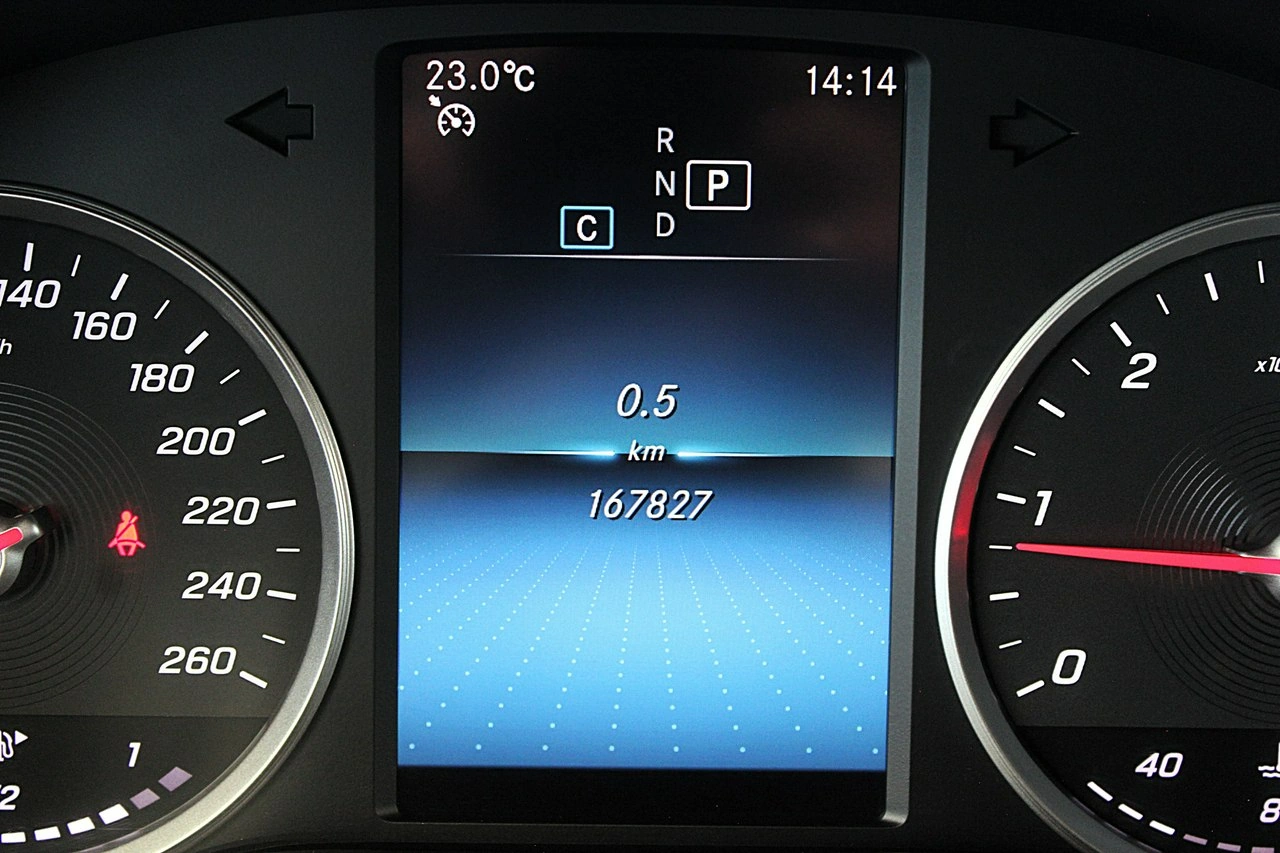 Mercedes GLC 220 - Zdjęcie 12