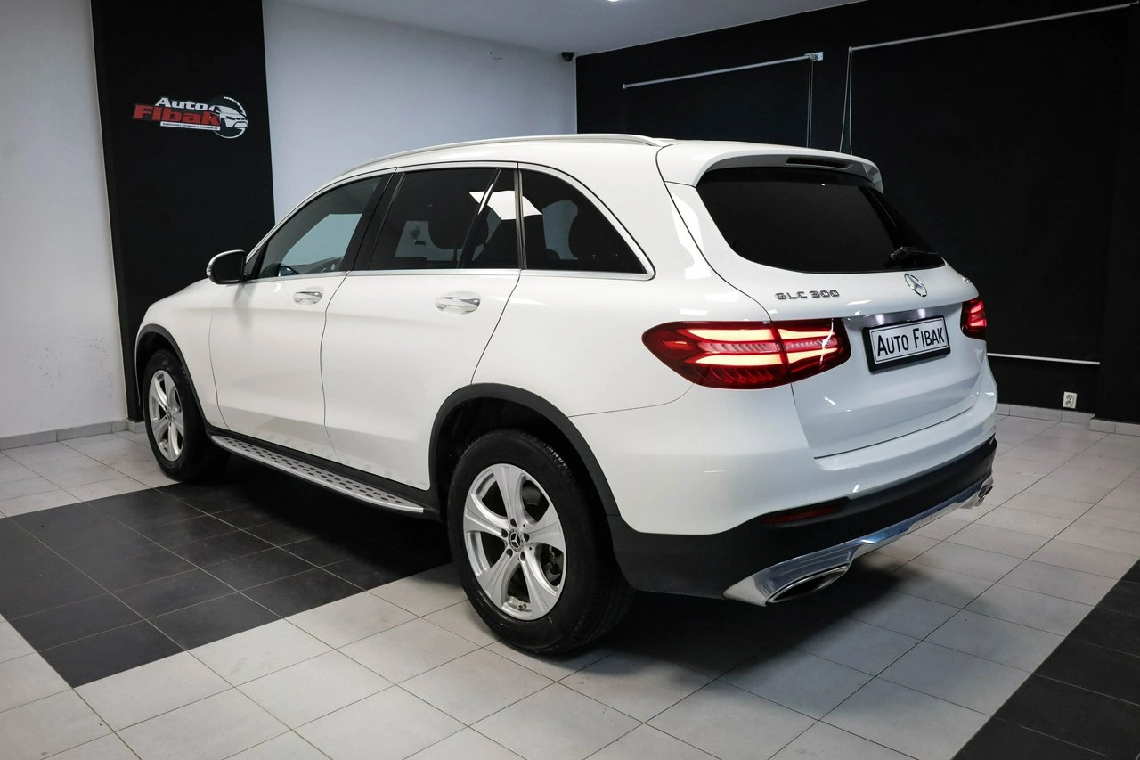 Mercedes GLC 300 - Zdjęcie 9
