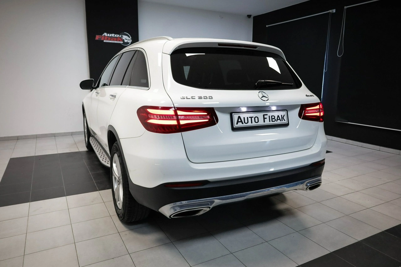 Mercedes GLC 300 - Zdjęcie 10