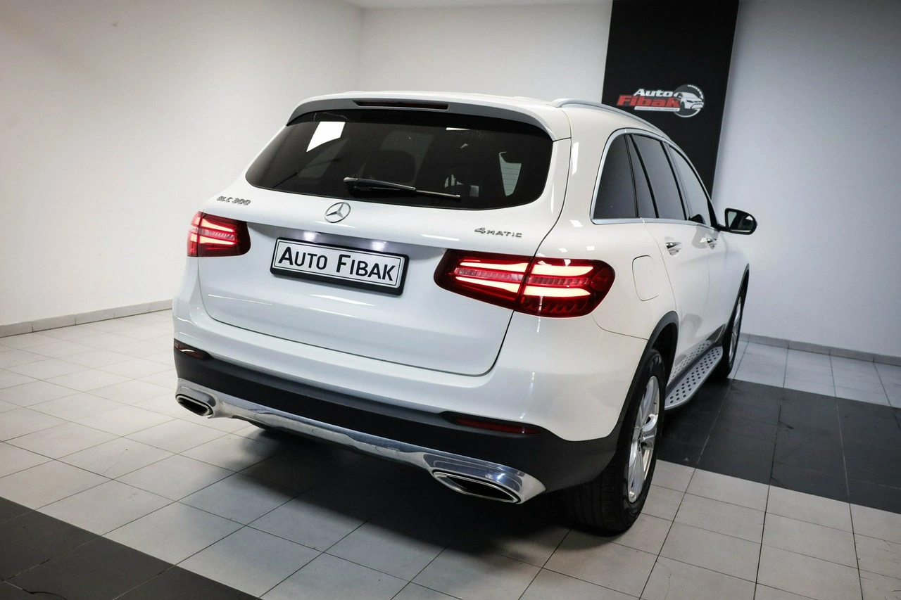 Mercedes GLC 300 - Zdjęcie 12