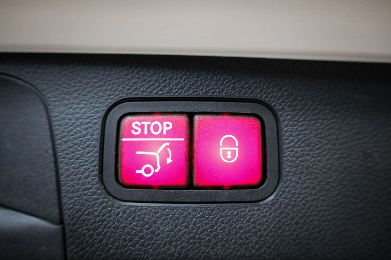 Mercedes GLC 300 - Zdjęcie 16