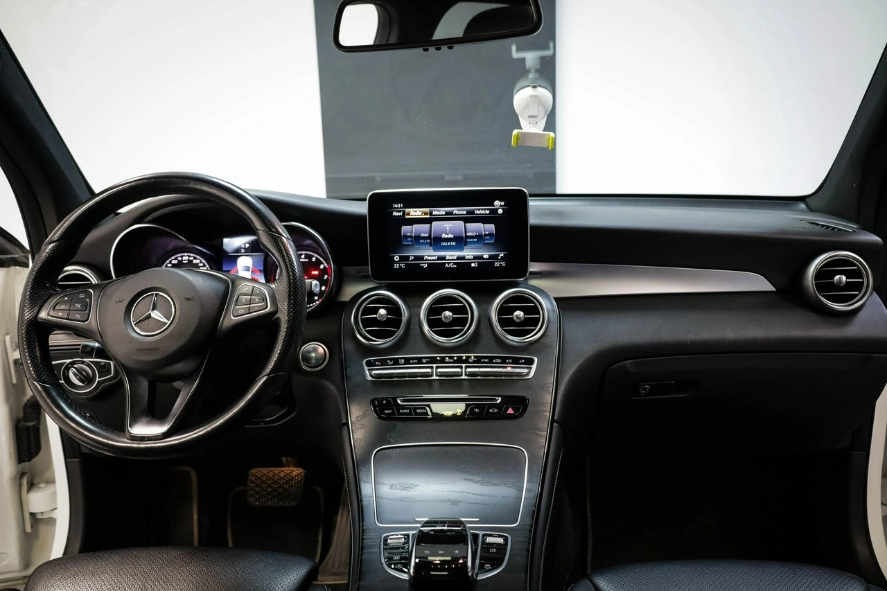 Mercedes GLC 300 - Zdjęcie 17