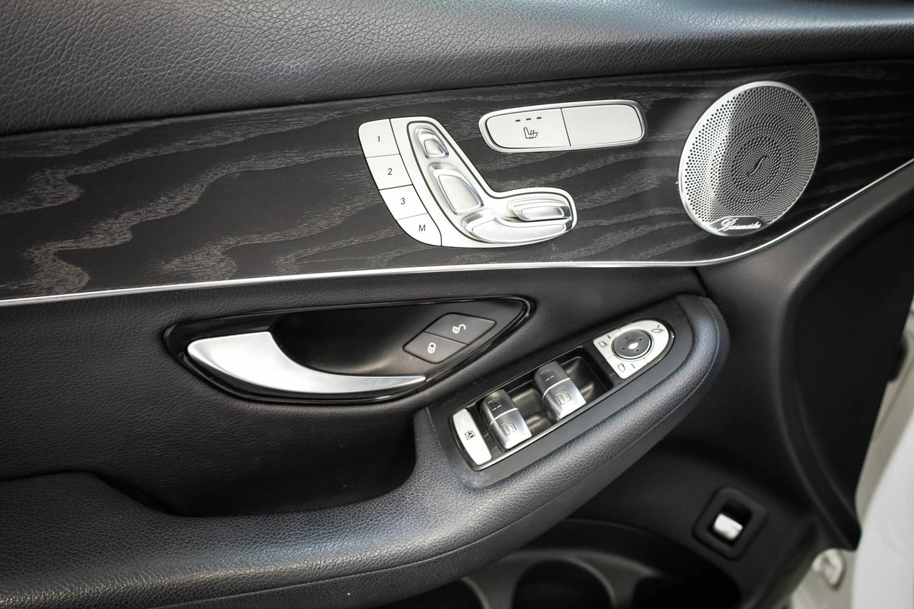 Mercedes GLC 300 - Zdjęcie 20