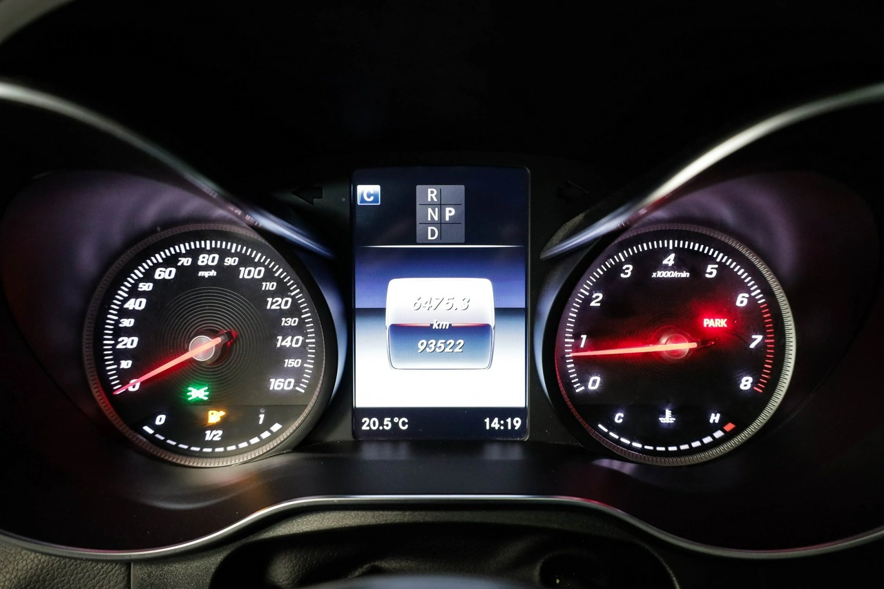 Mercedes GLC 300 - Zdjęcie 24