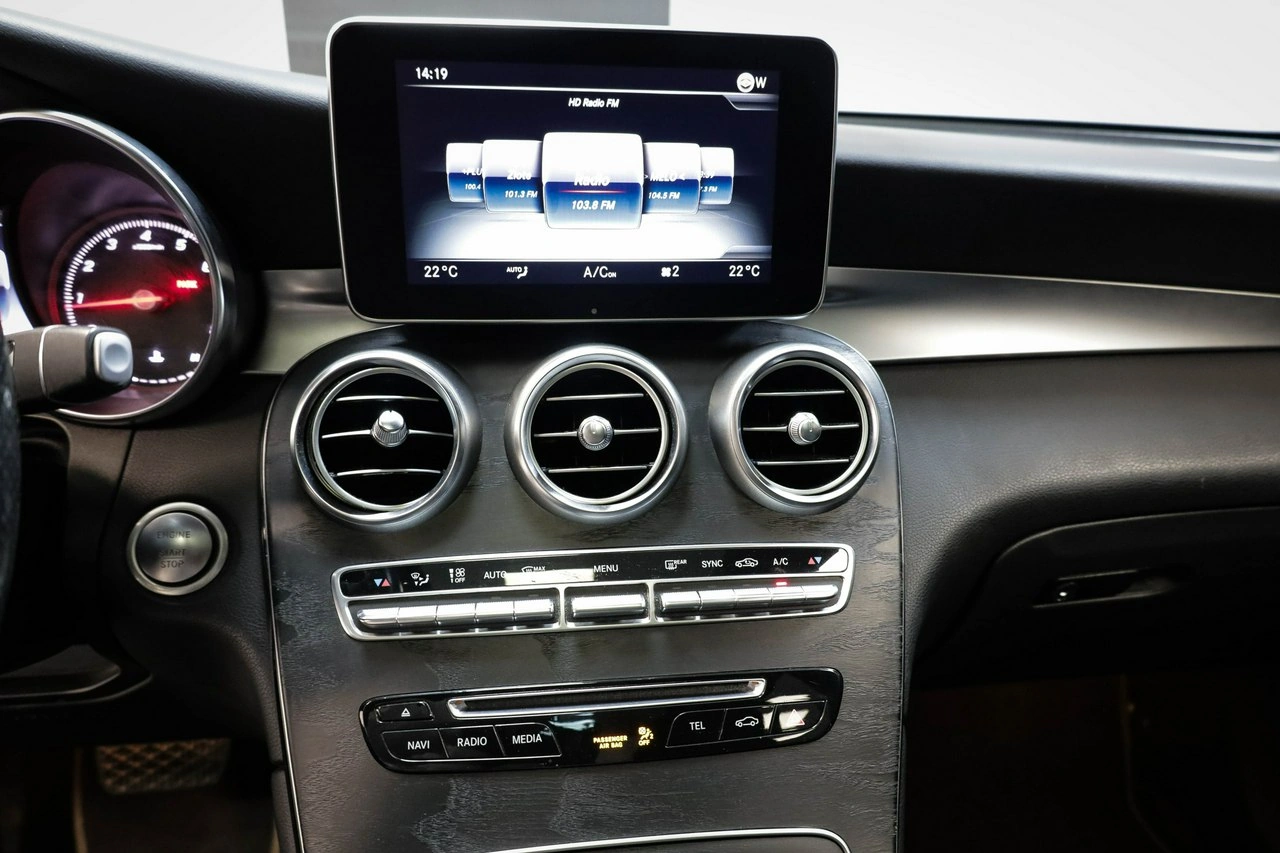 Mercedes GLC 300 - Zdjęcie 25