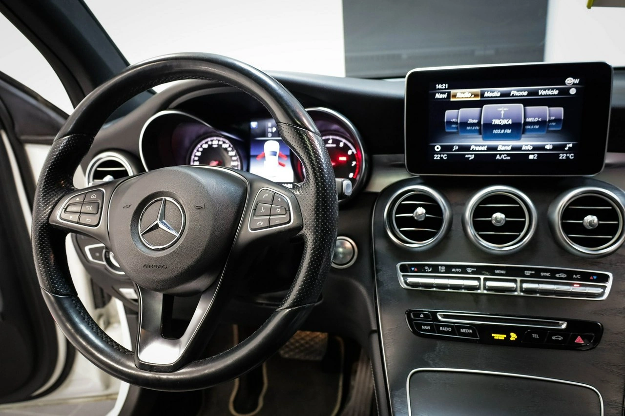 Mercedes GLC 300 - Zdjęcie 28
