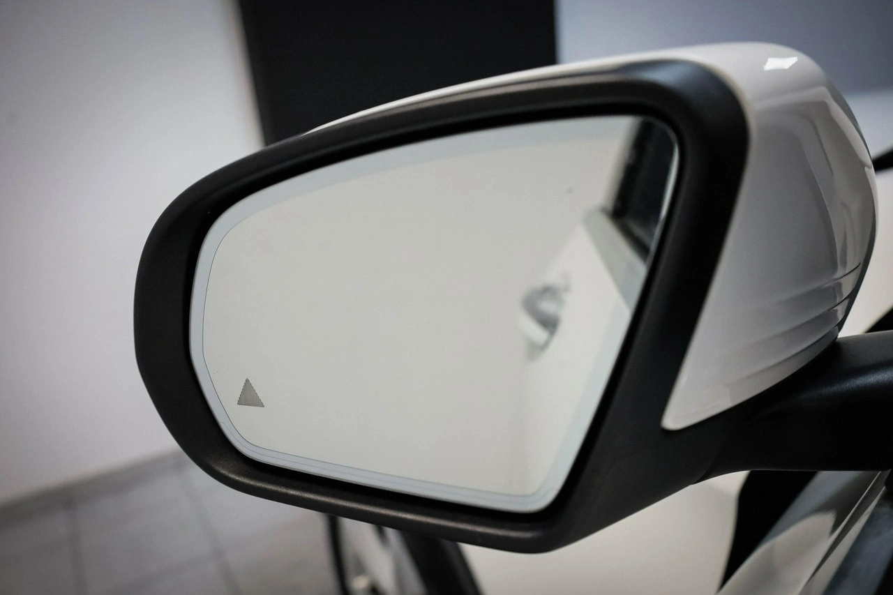 Mercedes GLC 300 - Zdjęcie 8