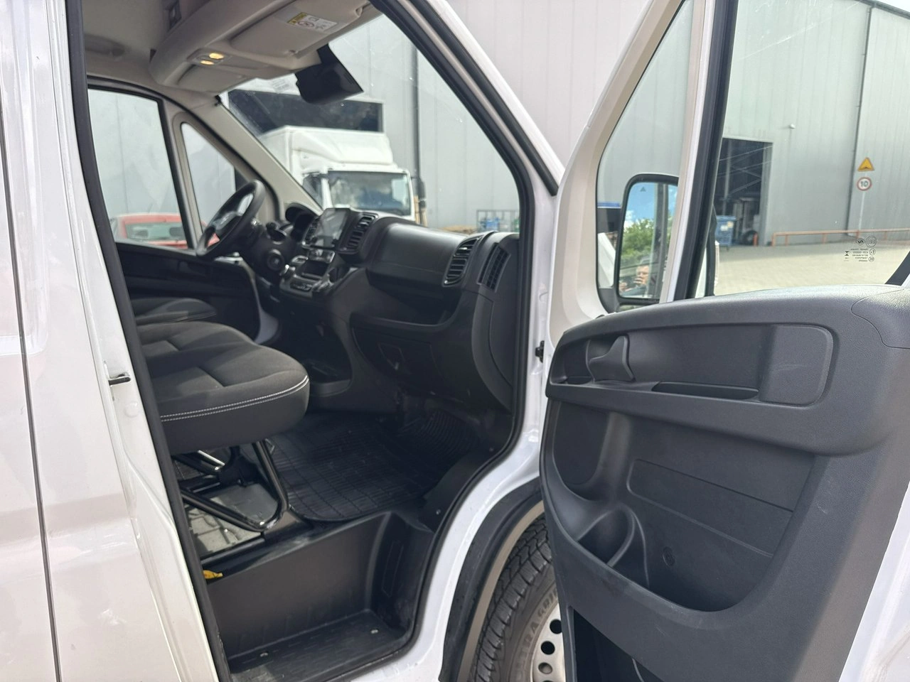 Opel Movano - Zdjęcie 14