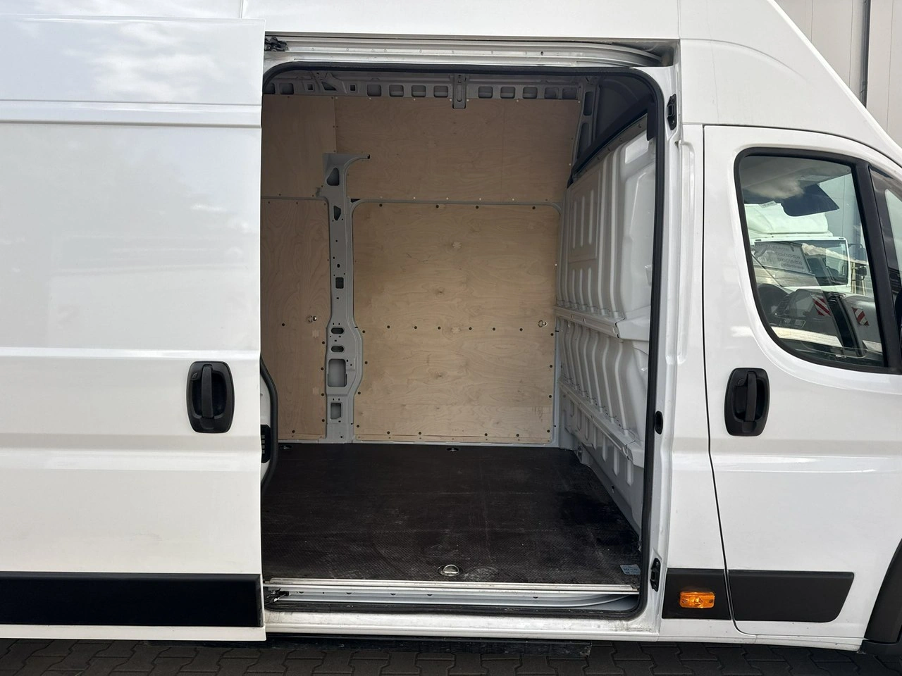 Opel Movano - Zdjęcie 17