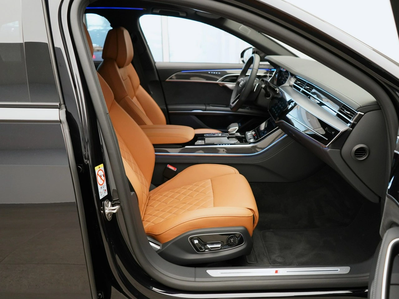 Audi A8 - Zdjęcie 14