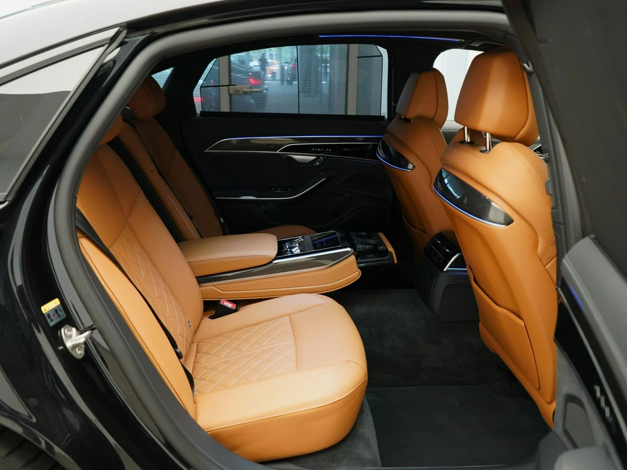 Audi A8 - Zdjęcie 17