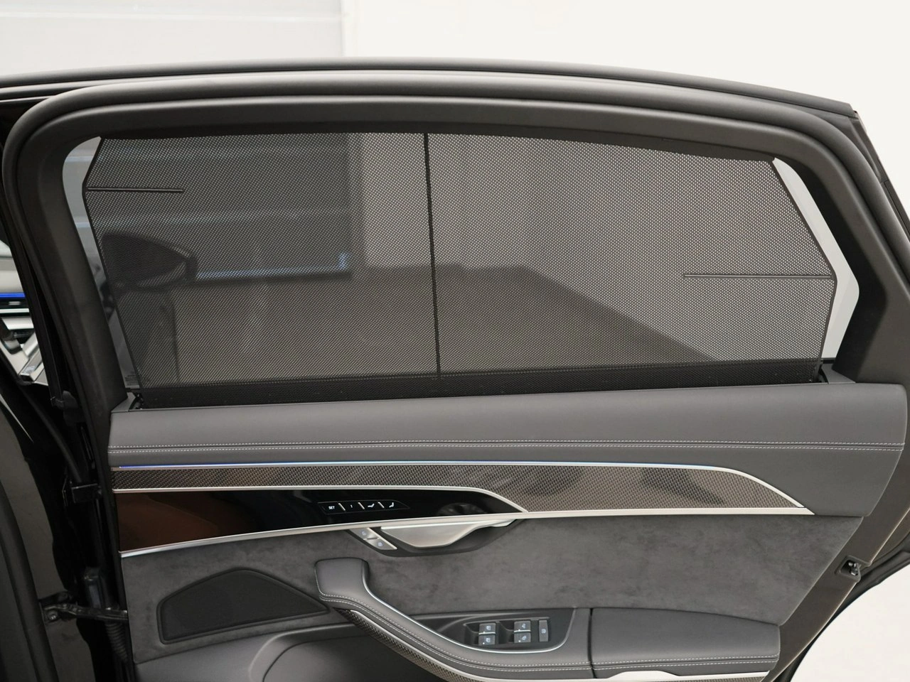 Audi A8 - Zdjęcie 18