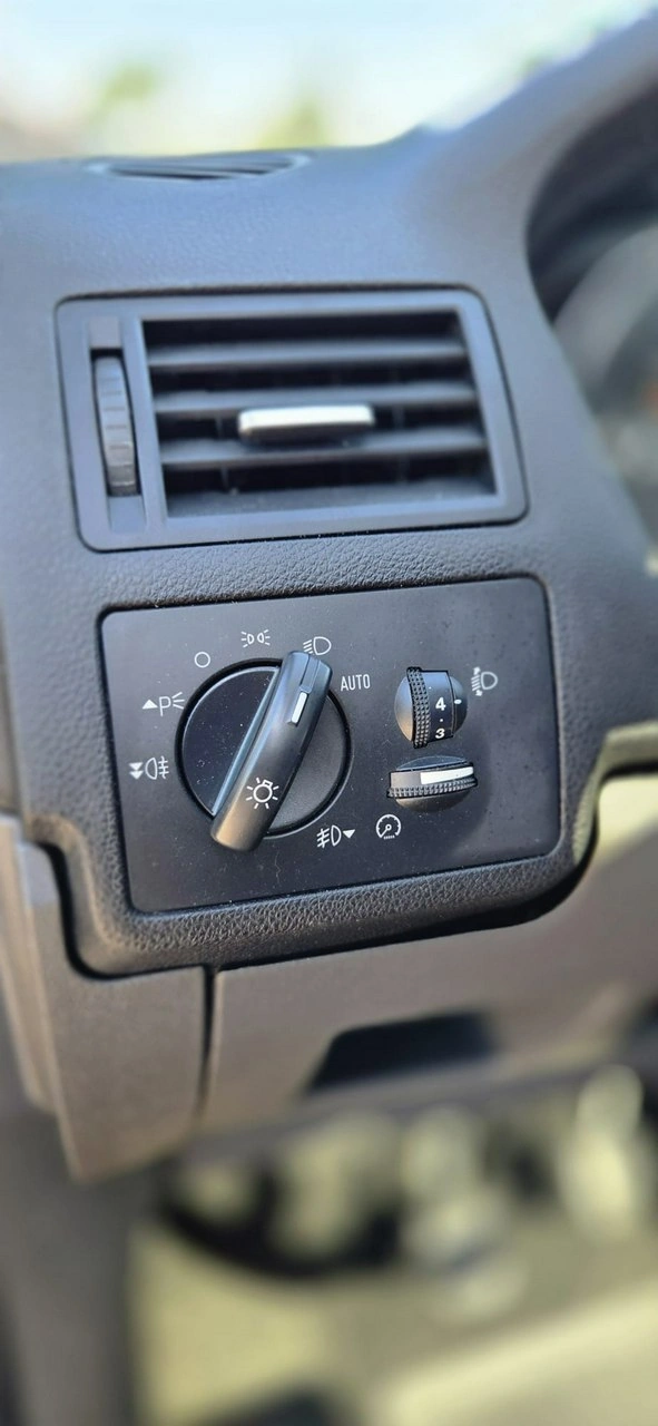 Ford Kuga - Zdjęcie 25