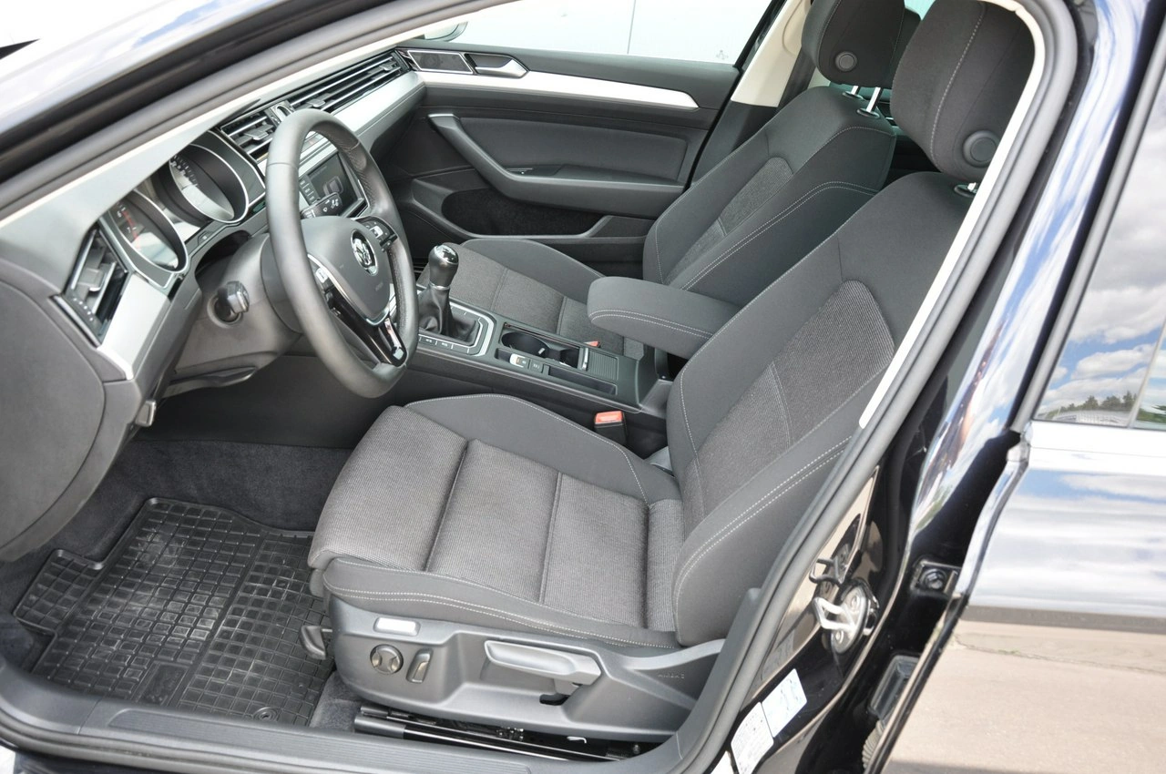 Volkswagen Passat - Zdjęcie 9