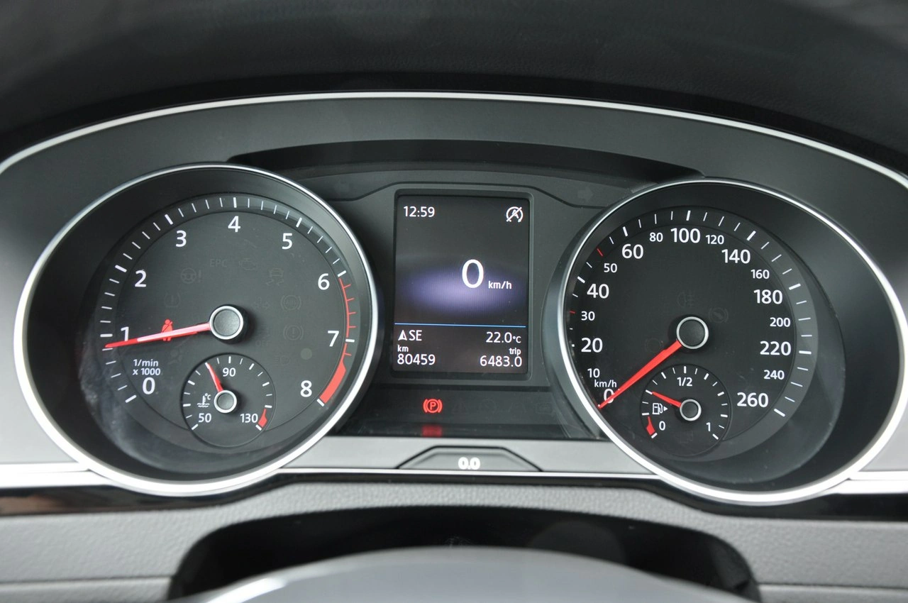 Volkswagen Passat - Zdjęcie 12