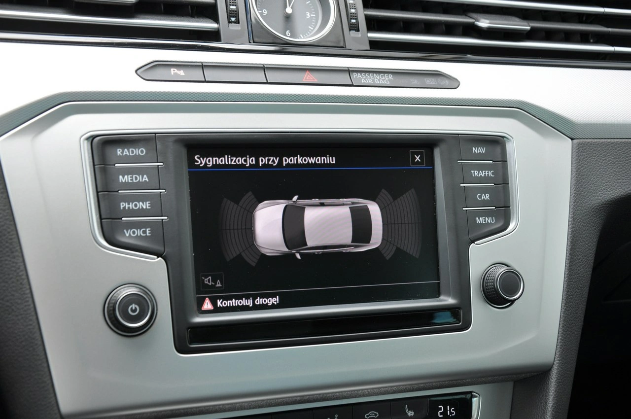 Volkswagen Passat - Zdjęcie 15