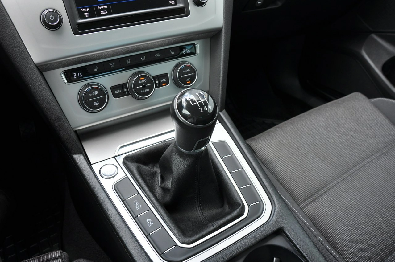Volkswagen Passat - Zdjęcie 18