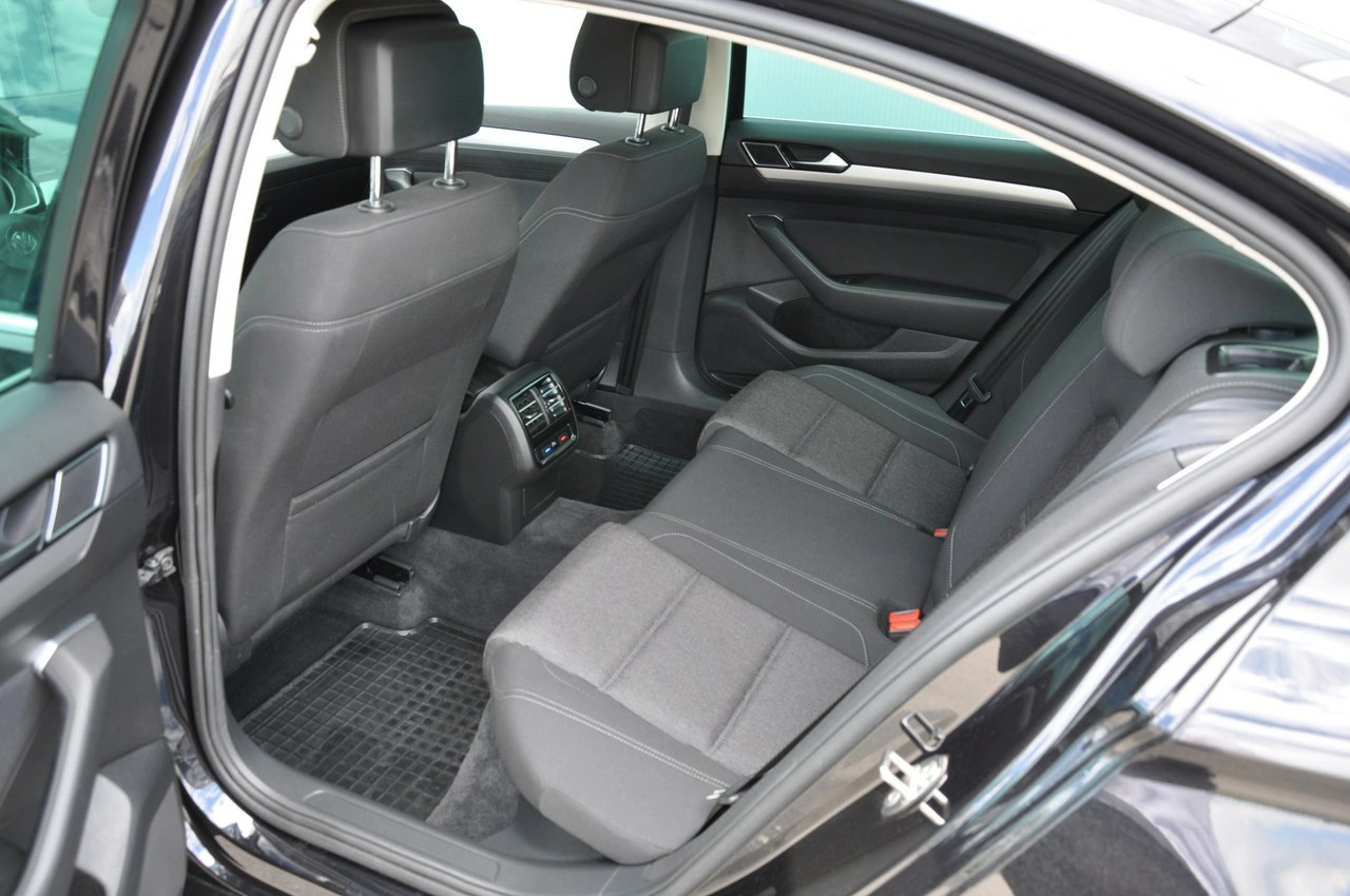Volkswagen Passat - Zdjęcie 19