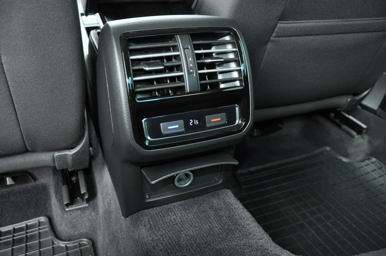 Volkswagen Passat - Zdjęcie 20