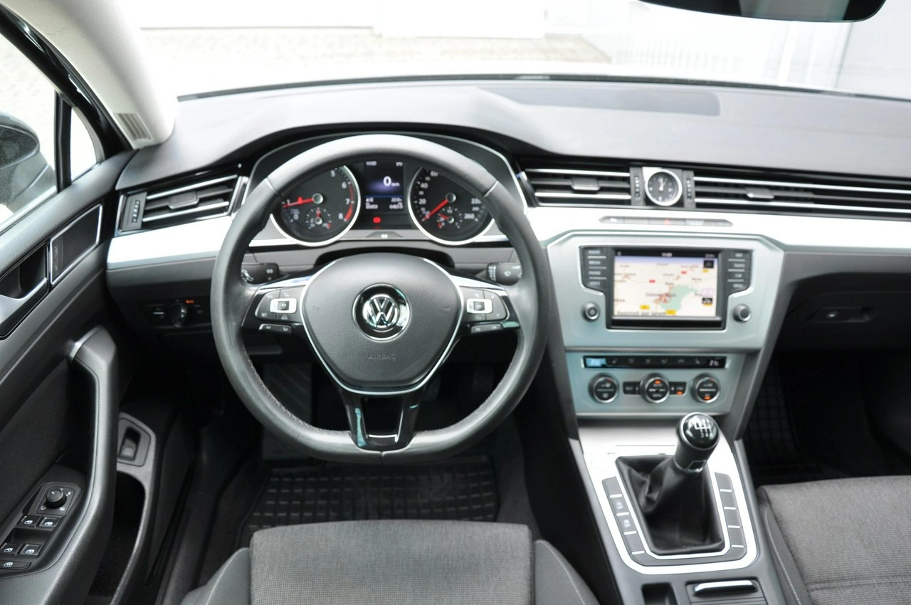 Volkswagen Passat - Zdjęcie 21