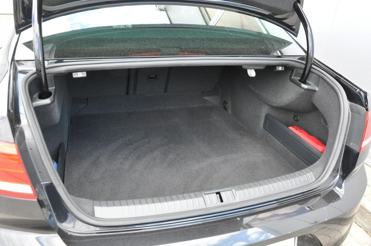 Volkswagen Passat - Zdjęcie 23