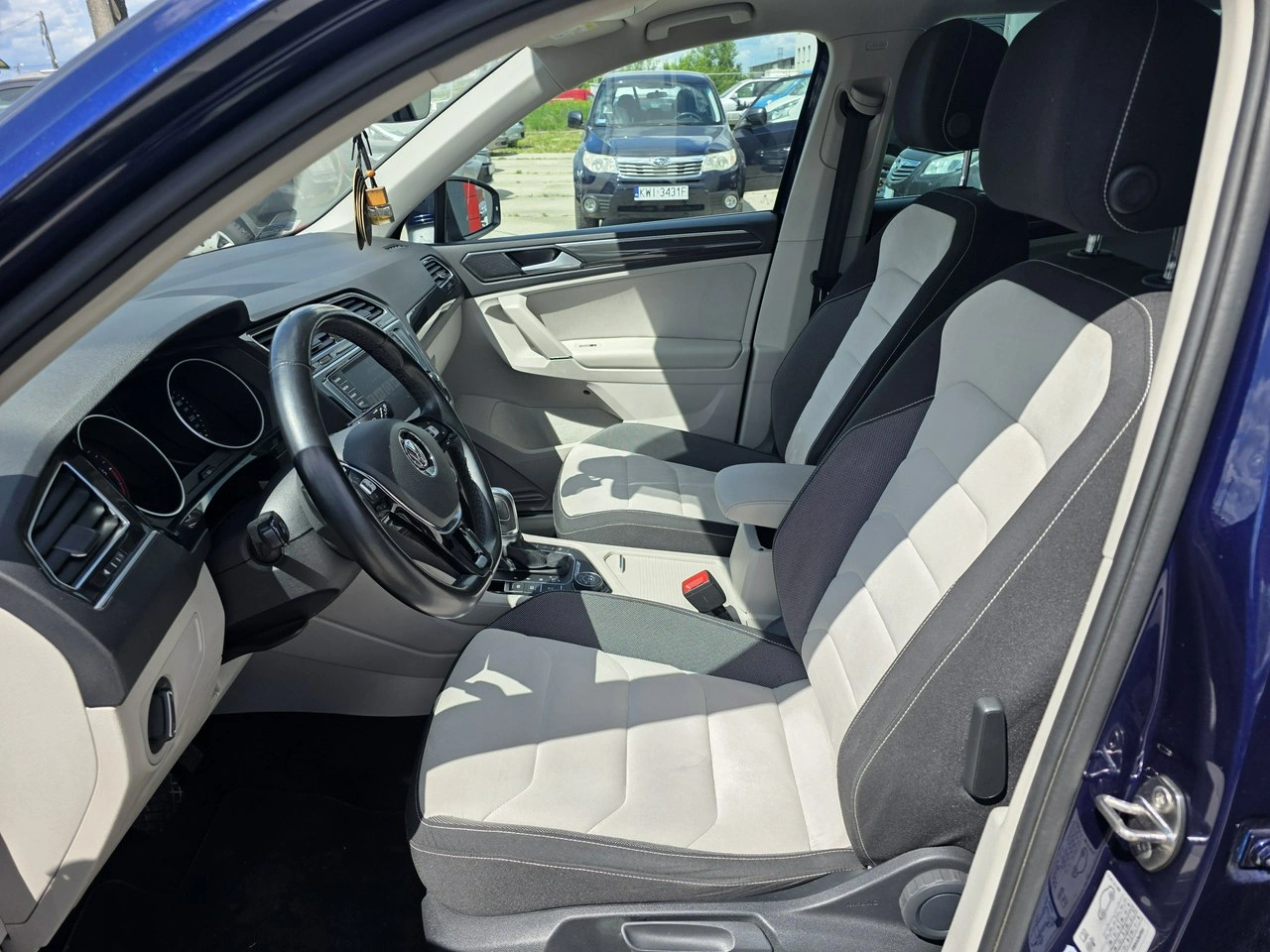Volkswagen Tiguan - Zdjęcie 9