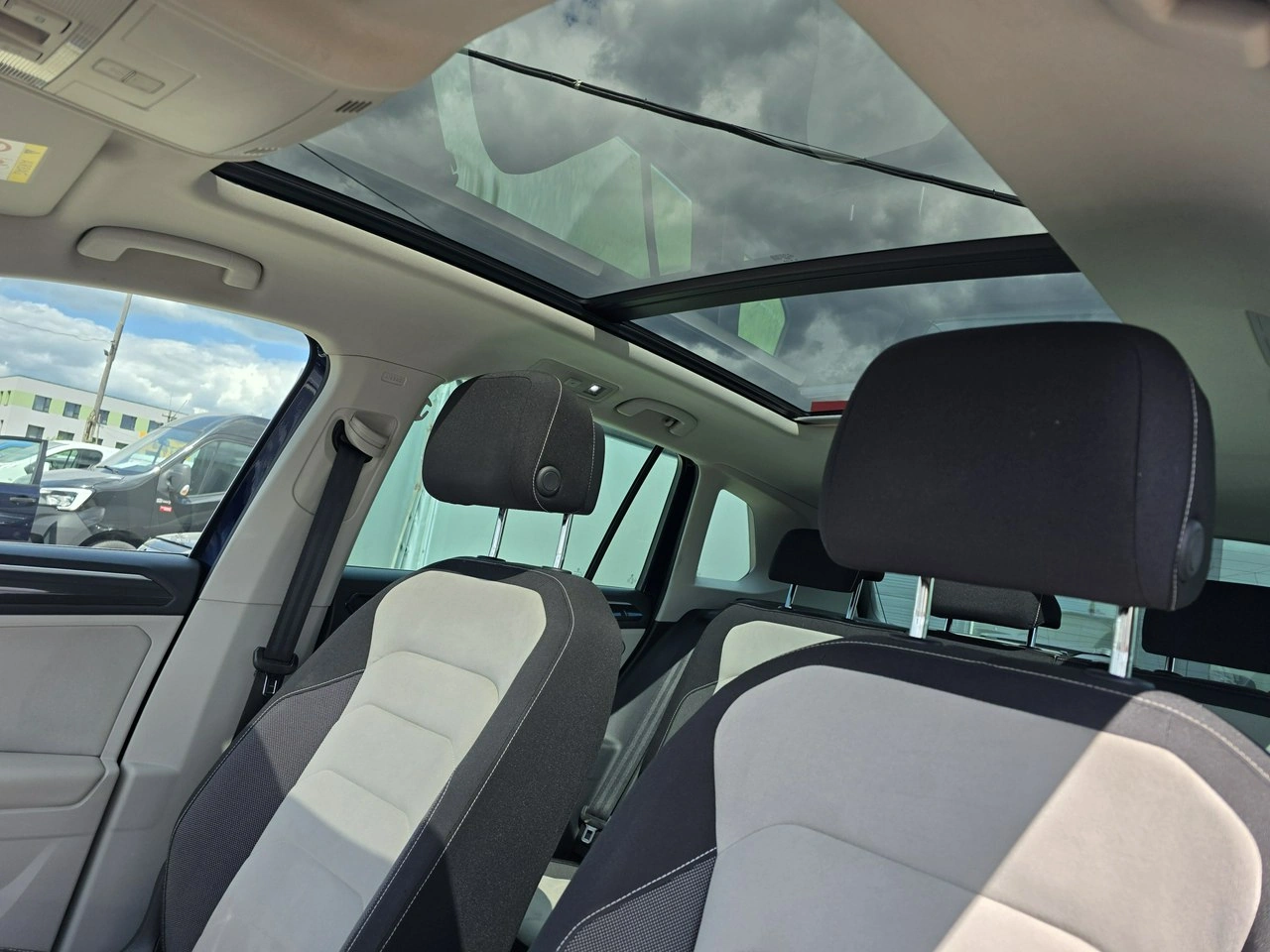 Volkswagen Tiguan - Zdjęcie 11